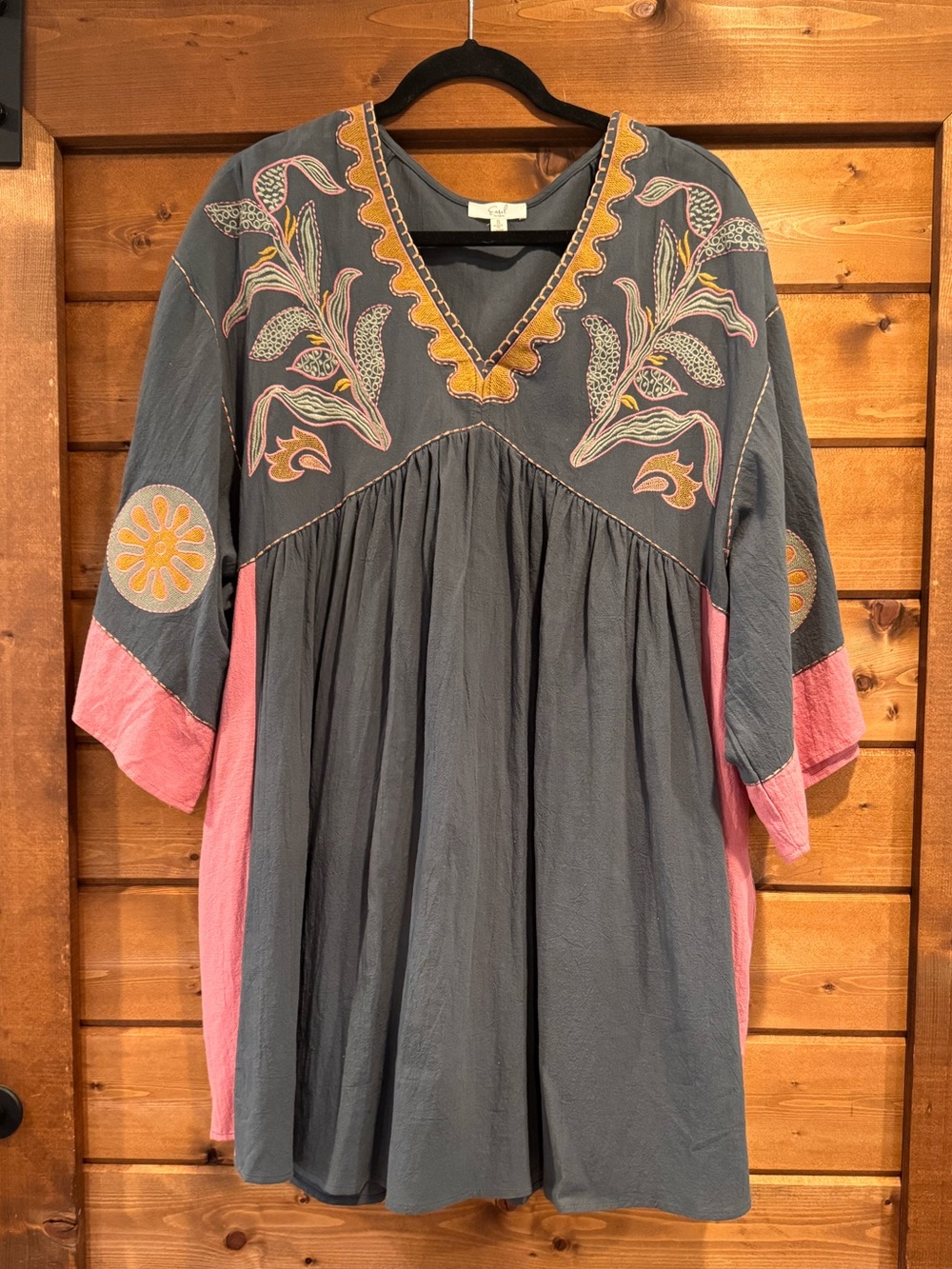 Easel Embroidered V-Neck Boho Tunic in Slate Gray & Dusty Pink